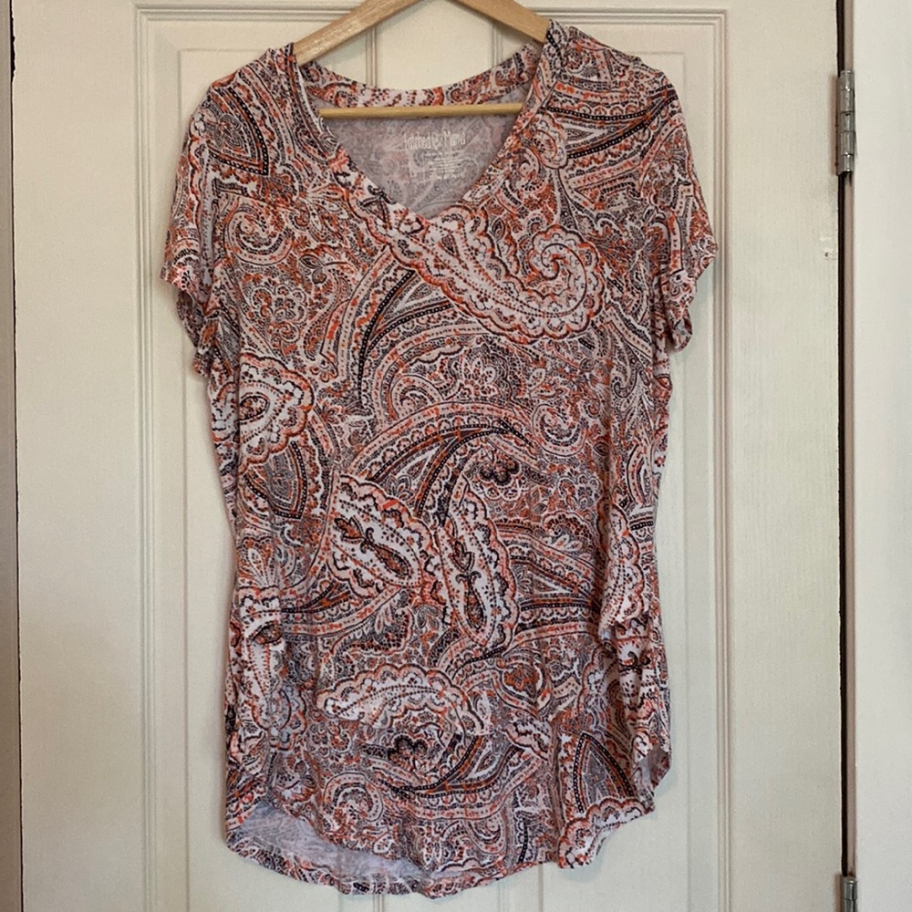 Latched Mama Printed V-Neck Boyfriend Nursing Tee